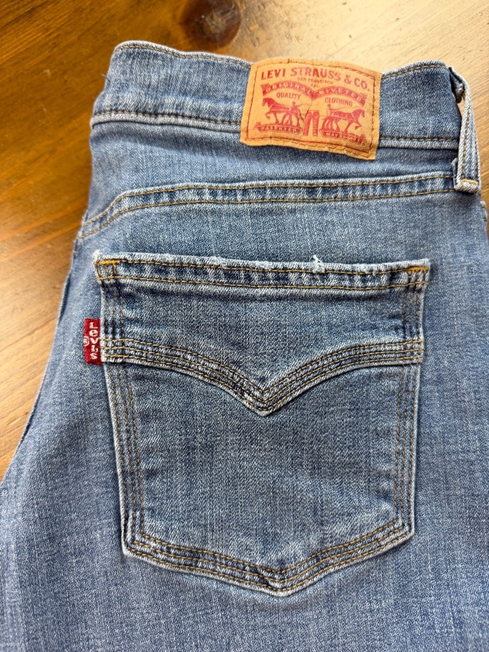 Levi's Classic Bootcut Jeans Women's Size 29 (US 8) Blue Mid Rise Denim